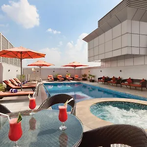 Ramada By Wyndham Deira מלון דובאי