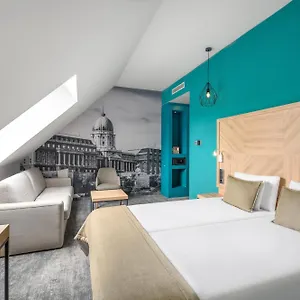 Hotel T62, Budapešť